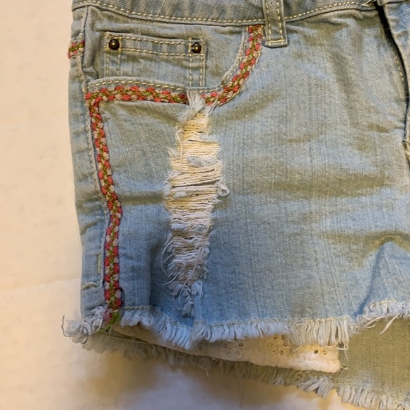 Hot Kiss Boho Cut Off Shorts - Junior’s Size 5 - Picture 4 of 6